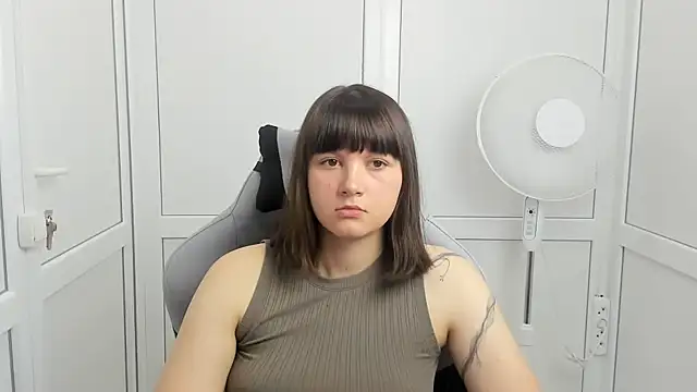 Vanilla Vixen online show from June 5, 2026, 12:55 pm