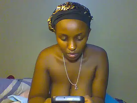 Snapshot of Sexie_bobbies chatting on June 25, 2026, 8:13 pm Sexie bobbies online show from June 25, 2026, 8:13 pm
