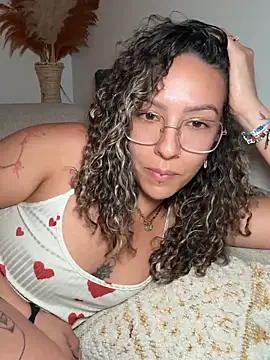 leana bgeee online show from June 3, 2026, 11:21 pm