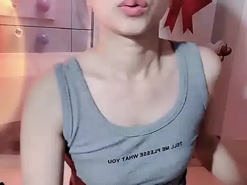 -Lylyn- online show from June 10, 2026, 6:12 am