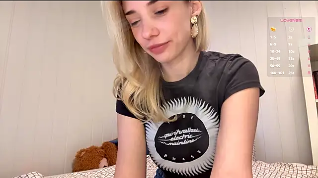 Snapshot of OlyMayer chatting on July 14, 2026, 9:14 am OlyMayer online show from July 14, 2026, 9:14 am
