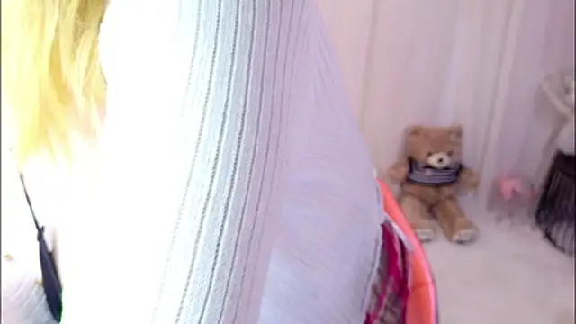 YaMi-11 online show from June 21, 2026, 4:31 pm