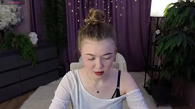 Lina deels online show from June 25, 2026, 7:29 pm