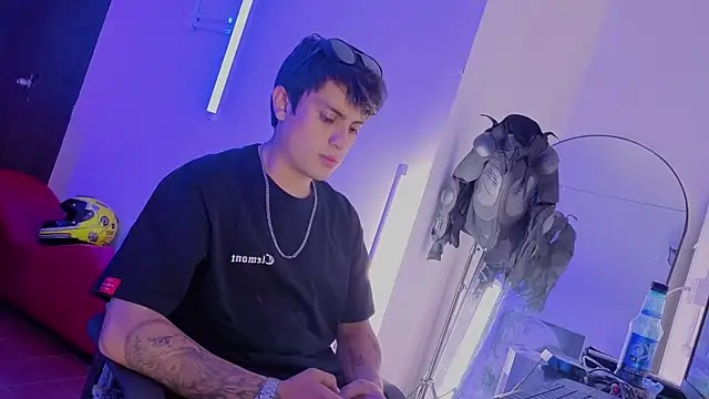 angel still  online show from July 3, 2026, 3:35 am
