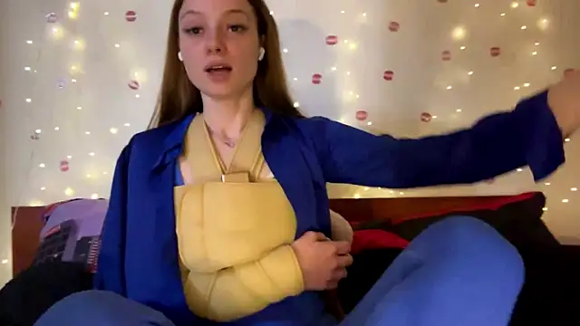 itskylieee online show from June 16, 2026, 9:56 am