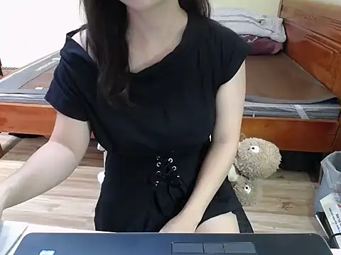 Snapshot of Mia-Zhen chatting on June 11, 2026, 2:22 am Mia-Zhen online show from June 11, 2026, 2:22 am