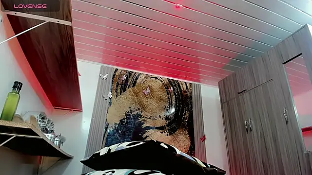 lisa armas online show from July 9, 2026, 3:54 am