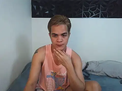 yourmikexxx online show from June 10, 2026, 12:37 pm
