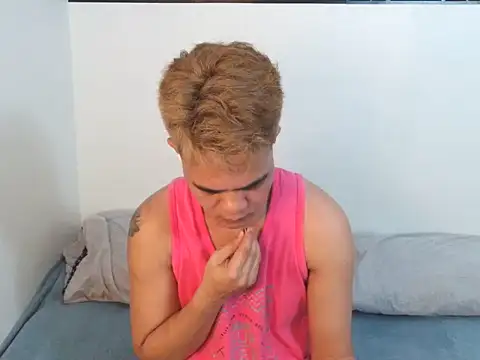 yourmikexxx online show from June 14, 2026, 9:22 am