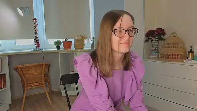 Snapshot of EstelaWeninger chatting on June 10, 2026, 4:23 am EstelaWeninger online show from June 10, 2026, 4:23 am