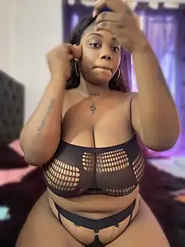 Snapshot of Zaarahott chatting on June 9, 2026, 8:20 pm Zaarahott online show from June 9, 2026, 8:20 pm