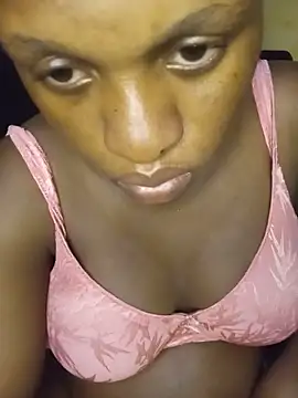 Snapshot of Modelaura chatting on June 28, 2026, 6:36 pm Modelaura online show from June 28, 2026, 6:36 pm