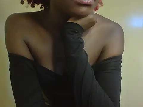Snapshot of Melly_moll chatting on July 10, 2026, 2:41 pm Melly moll online show from July 10, 2026, 2:41 pm