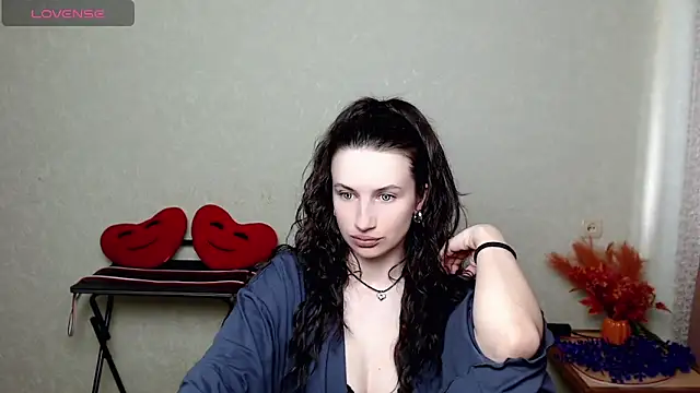LilithRivi online show from June 10, 2026, 2:27 pm