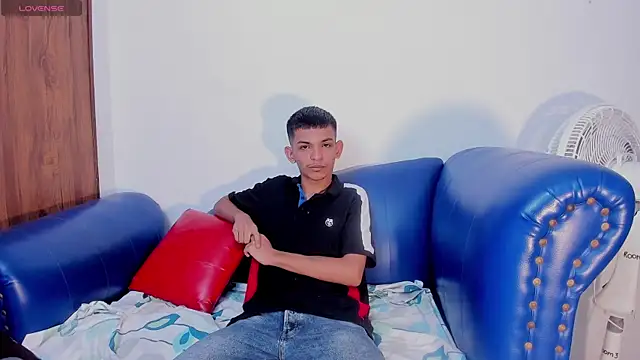 littlecum18 online show from June 21, 2026, 12:19 pm
