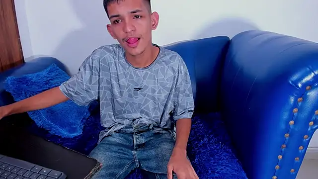 littlecum18 online show from June 24, 2026, 12:48 pm