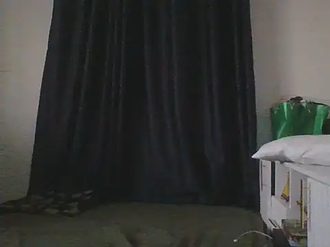 petitenovaa online show from June 12, 2026, 3:11 pm