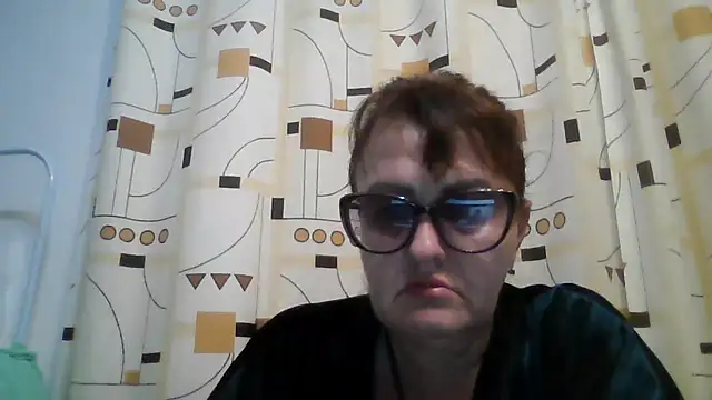 Snapshot of ErikaXShine chatting on June 14, 2026, 8:22 pm ErikaXShine online show from June 14, 2026, 8:22 pm