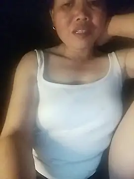 Snapshot of Vitamins-e chatting on July 18, 2026, 2:32 pm Vitamins-e online show from July 18, 2026, 2:32 pm