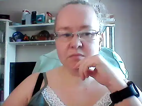 Snapshot of Viola27 chatting on June 10, 2026, 8:02 am Viola27 online show from June 10, 2026, 8:02 am