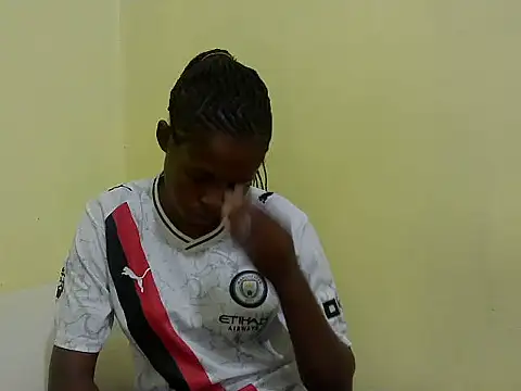 Snapshot of lilmomaa chatting on June 18, 2026, 5:50 pm lilmomaa online show from June 18, 2026, 5:50 pm