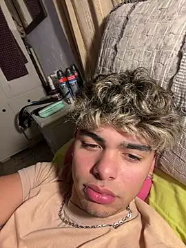 ElMen0r06 online show from June 18, 2026, 3:40 am