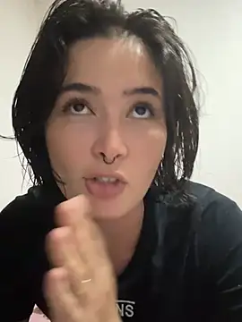 sweetchloe   online show from June 12, 2026, 9:14 pm