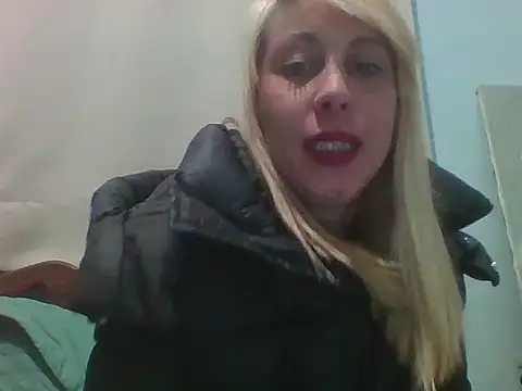 Snapshot of angelsexhot69 chatting on June 17, 2026, 11:27 pm angelsexhot69 online show from June 17, 2026, 11:27 pm