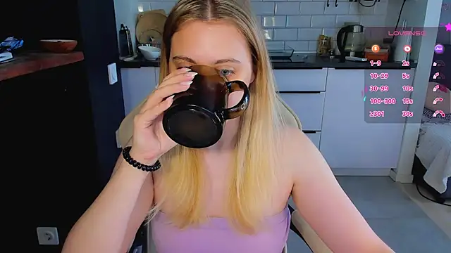 Snapshot of blonde_kellyy chatting on June 20, 2026, 4:04 am blonde kellyy online show from June 20, 2026, 4:04 am
