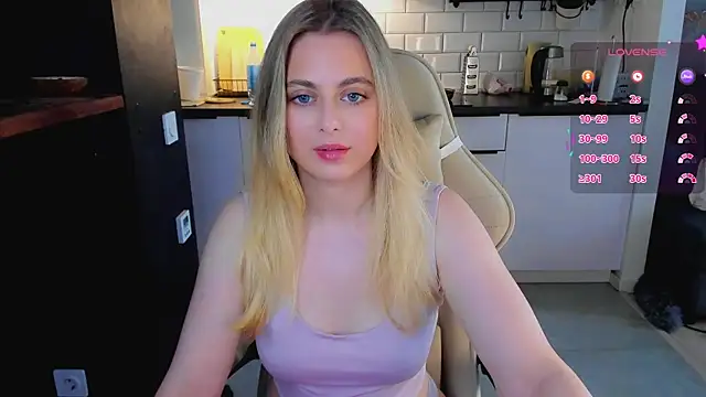 Snapshot of blonde_kellyy chatting on July 4, 2026, 4:51 am blonde kellyy online show from July 4, 2026, 4:51 am