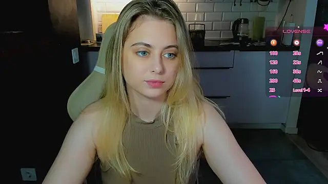 Snapshot of blonde_kellyy chatting on July 20, 2026, 2:48 am blonde kellyy online show from July 20, 2026, 2:48 am