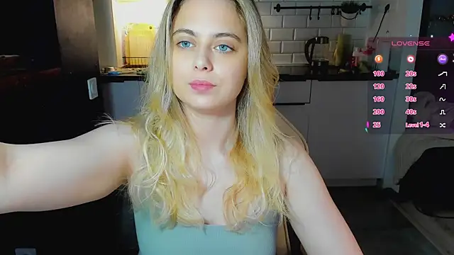 Snapshot of blonde_kellyy chatting on July 22, 2026, 2:25 am blonde kellyy online show from July 22, 2026, 2:25 am