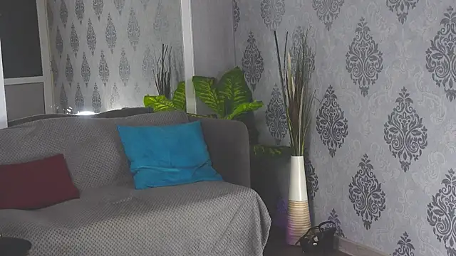 Snapshot of LuxaCole chatting on June 29, 2026, 10:15 am LuxaCole online show from June 29, 2026, 10:15 am