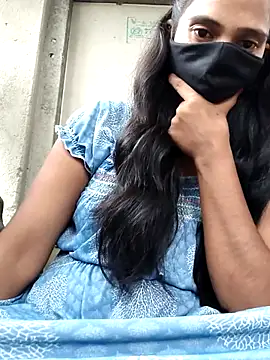 Snapshot of Tanvi-j chatting on July 10, 2026, 5:01 am Tanvi-j online show from July 10, 2026, 5:01 am