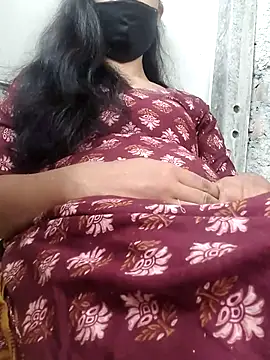 Snapshot of Tanvi-j chatting on July 11, 2026, 5:10 am Tanvi-j online show from July 11, 2026, 5:10 am
