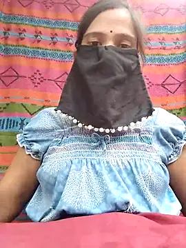 Snapshot of Tanvi-j chatting on July 13, 2026, 5:54 am Tanvi-j online show from July 13, 2026, 5:54 am