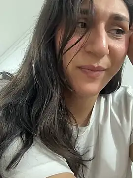 Snapshot of AryloverX chatting on July 18, 2026, 9:07 pm AryloverX online show from July 18, 2026, 9:07 pm