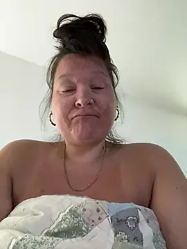 Snapshot of NUTTERBUTTA chatting on June 28, 2026, 6:47 pm NUTTERBUTTA online show from June 28, 2026, 6:47 pm