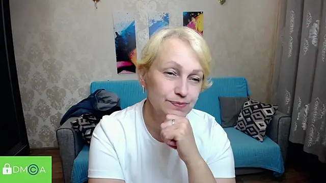 Snapshot of MeowMilf chatting on June 10, 2026, 9:52 am MeowMilf online show from June 10, 2026, 9:52 am