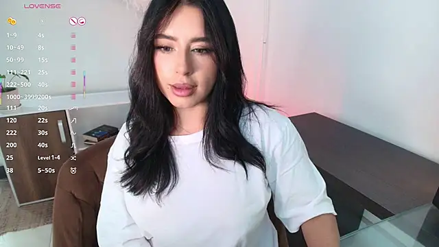 Snapshot of Isa_vargas_ chatting on June 14, 2026, 9:06 pm Isa vargas online show from June 14, 2026, 9:06 pm