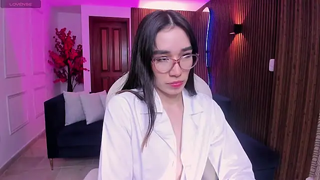 Emma caarter  online show from June 26, 2026, 3:11 am