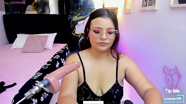 Snapshot of Miss_Kloee chatting on July 26, 2026, 2:35 pm Miss Kloee online show from July 26, 2026, 2:35 pm