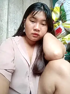 Emelyzz online show from July 22, 2026, 1:52 am