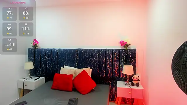 Mariana Smiith  online show from June 27, 2026, 7:52 pm