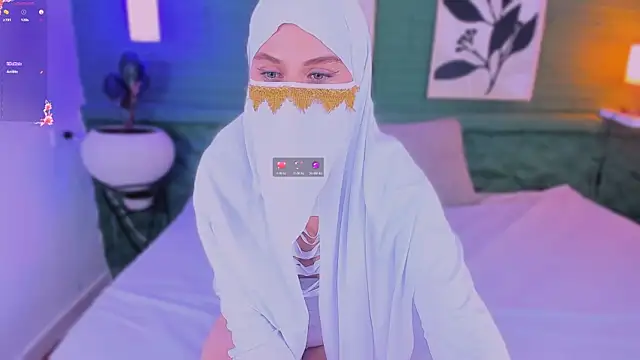 Snapshot of aisha_k chatting on July 14, 2026, 11:32 pm aisha k online show from July 14, 2026, 11:32 pm
