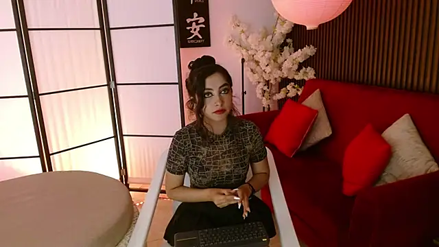 Snapshot of Pandora_cage chatting on June 10, 2026, 4:45 am Pandora cage online show from June 10, 2026, 4:45 am