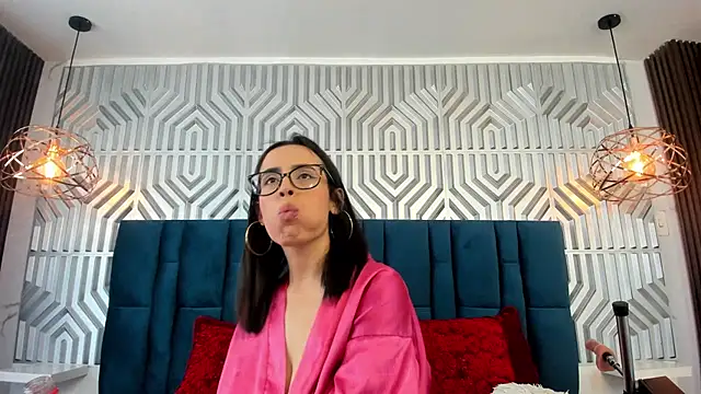 MiaAndAaron- online show from July 28, 2026, 7:39 pm
