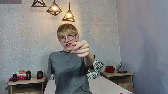 Snapshot of axell_stone_ chatting on June 16, 2026, 8:55 pm axell stone online show from June 16, 2026, 8:55 pm