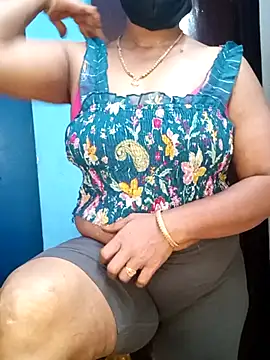 Snapshot of tamil_sarah chatting on July 9, 2026, 6:50 am tamil sarah online show from July 9, 2026, 6:50 am
