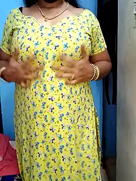 Snapshot of tamil_sarah chatting on July 28, 2026, 6:20 pm tamil sarah online show from July 28, 2026, 6:20 pm